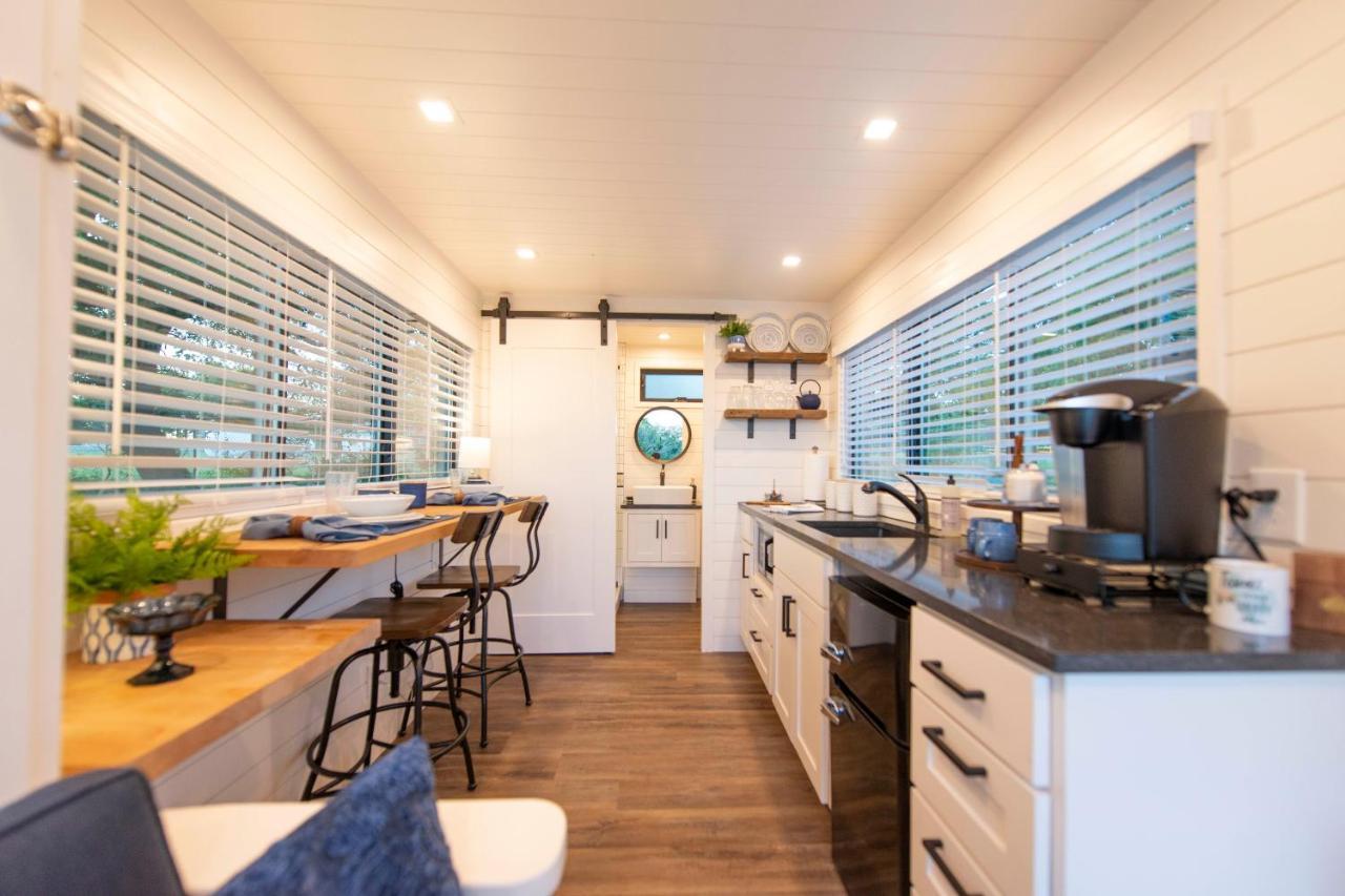 The Bluebonnet-Tiny Container Home Country Setting 12 Min To Downtown Bellmead Luaran gambar